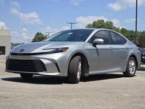 Used 2025 Toyota Camry LE w/ Convenience Package AWD/4WD image 11