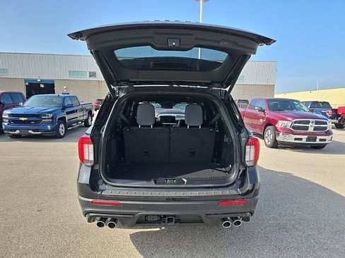Used 2025 Ford Explorer ST AWD/4WD image 6