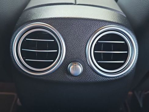 Used 2022 Mercedes-Benz GLC 300 4MATIC image 21