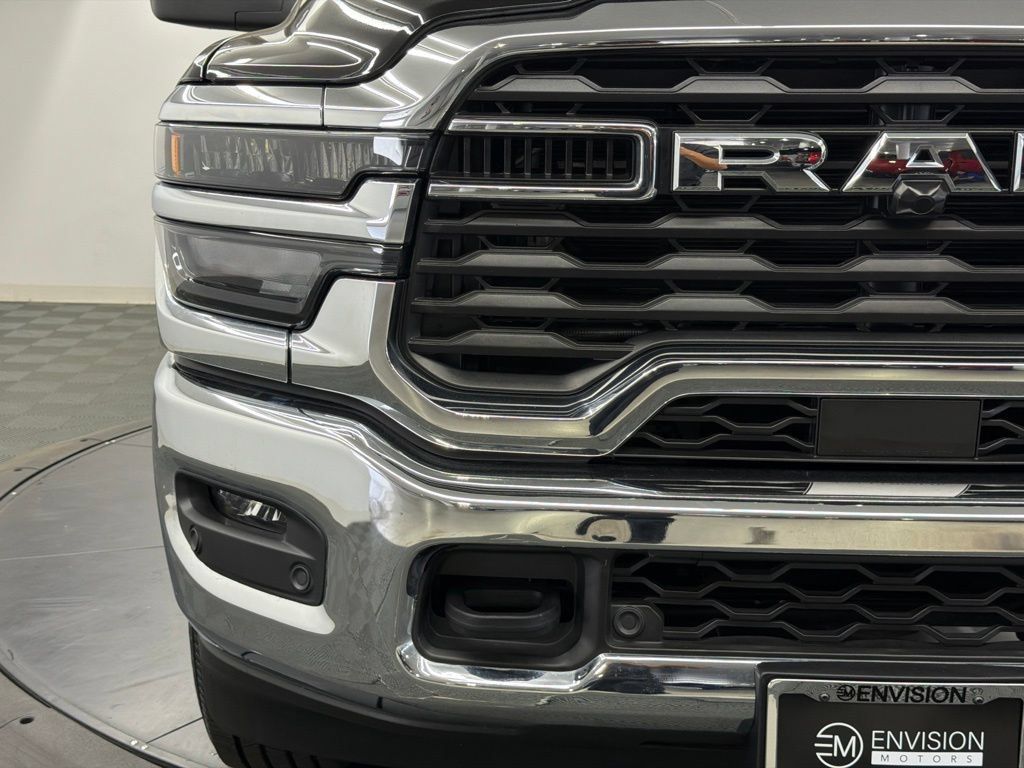 Used 2025 RAM 2500 Big Horn AWD/4WD image 9