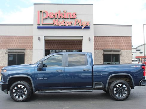 Used 2020 Chevrolet Silverado 2500 Custom w/ Custom Value Package image 9