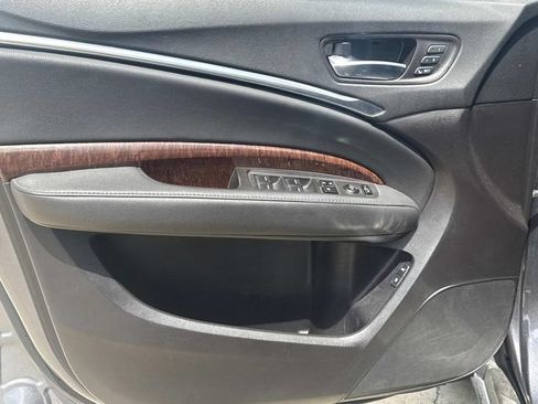 Used 2018 Acura MDX FWD image 25