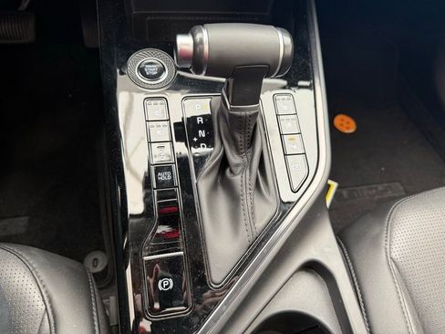 Used 2023 Kia Niro SX image 14