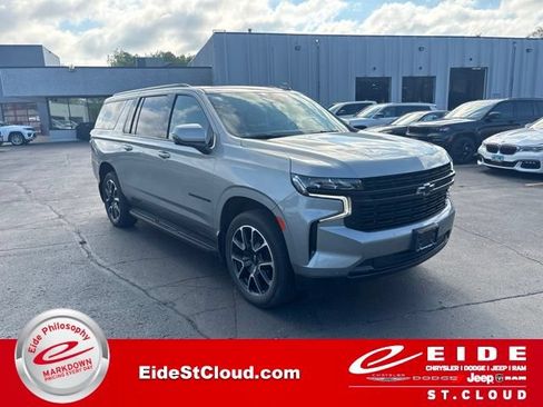 Used 2024 Chevrolet Suburban RST w/ Luxury Package AWD/4WD image 1