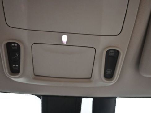 Used 2020 Chrysler Pacifica Limited image 19