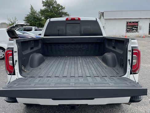 Used 2018 GMC Sierra 1500 Denali w/ Denali Ultimate Package AWD/4WD image 11