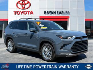 Used 2025 Toyota Grand Highlander AWD video 1