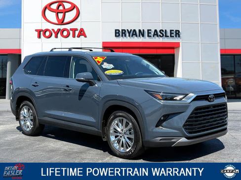 Used 2025 Toyota Grand Highlander AWD image 1