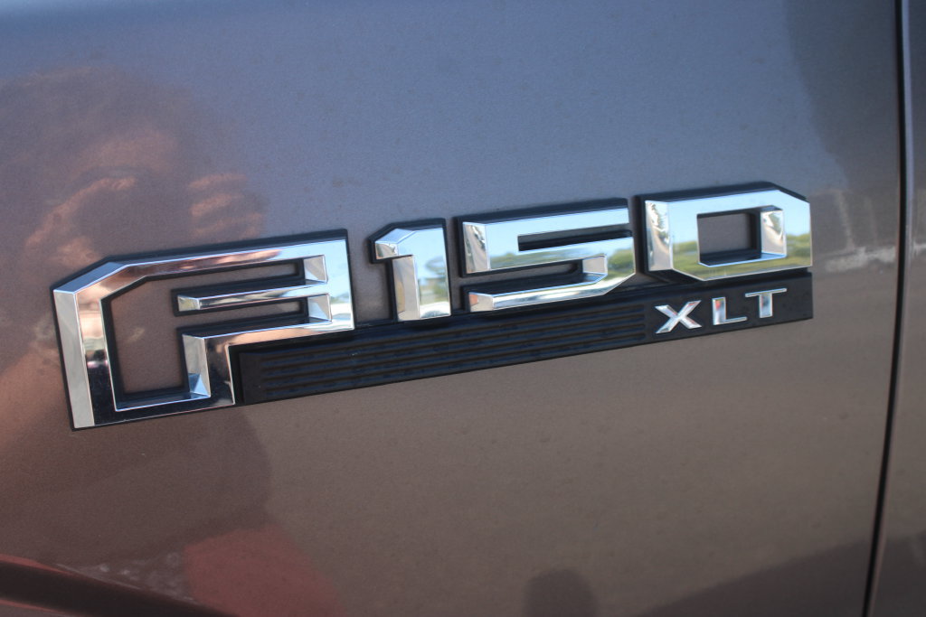 Used 2018 Ford F150 XLT w/ Equipment Group 302A Luxury AWD/4WD image 16