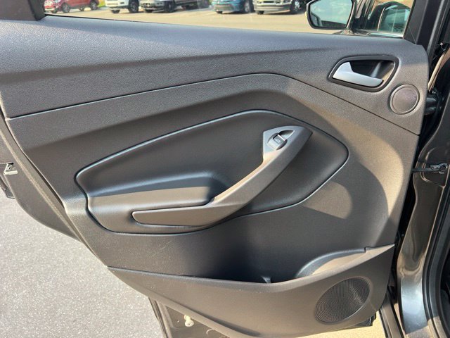Used 2017 Ford Escape Titanium FWD image 16