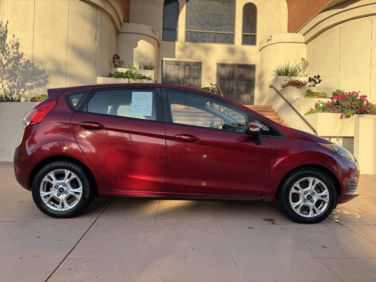 Used 2015 Ford Fiesta SE FWD image 5