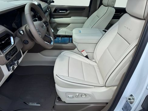 New 2026 GMC Yukon XL Denali w/ Sun & Power Step Package AWD/4WD image 8