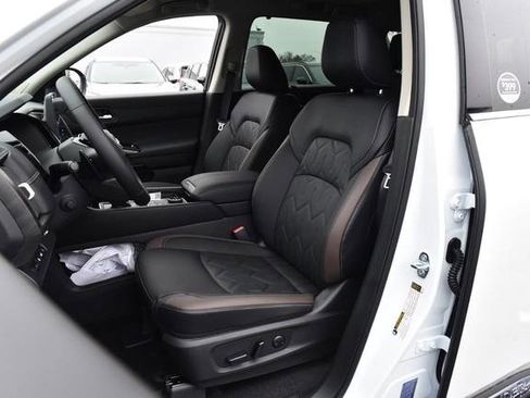 New 2026 Nissan Pathfinder Platinum image 24