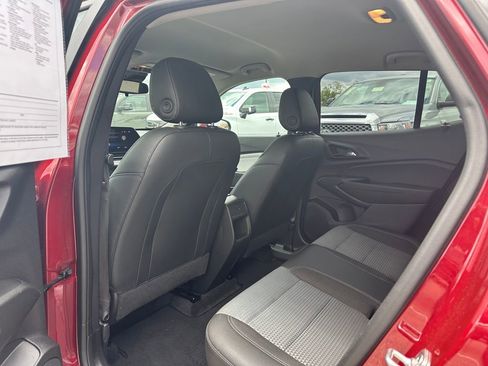 Certified 2025 Chevrolet Trax LT FWD image 10