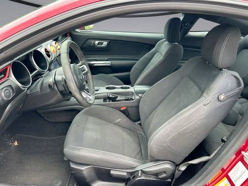 Used 2019 Ford Mustang Coupe RWD image 11