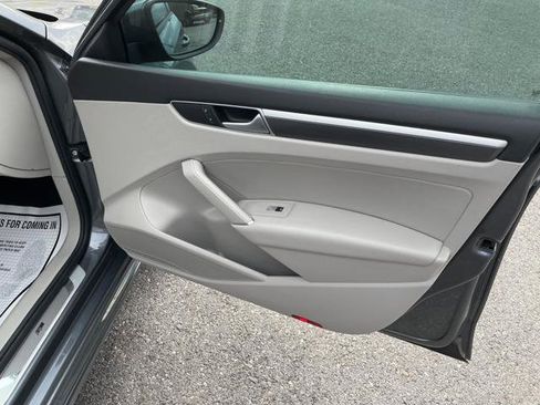 Used 2018 Volkswagen Passat 2.0T R-Line image 26