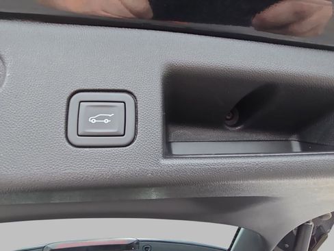 Certified 2023 Chevrolet Equinox RS AWD/4WD image 14