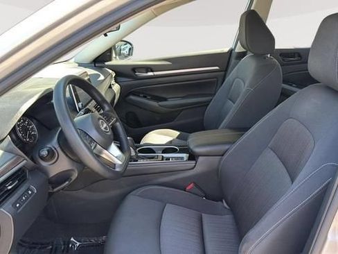 Used 2023 Nissan Altima 2.5 SV AWD/4WD image 9
