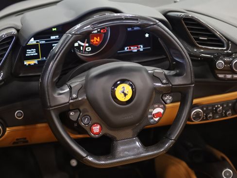 Used 2019 Ferrari 488 Spider RWD image 18