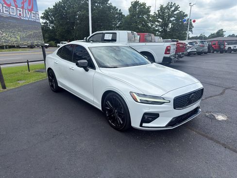Used 2024 Volvo S60 B5 Plus w/ Climate Package AWD/4WD image 3