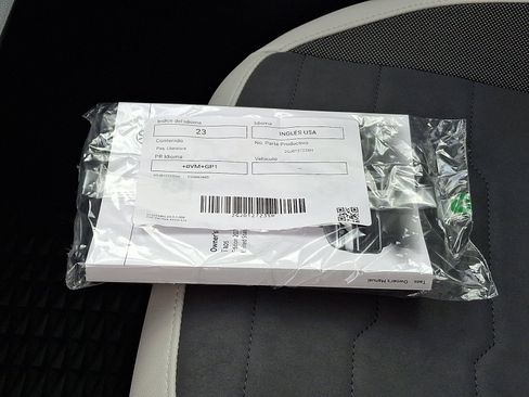 Used 2025 Volkswagen Taos SE image 25