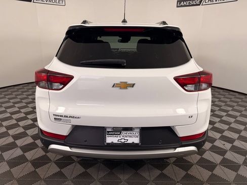 Used 2022 Chevrolet TrailBlazer LT w/ Sun and Liftgate Package FWD image 5