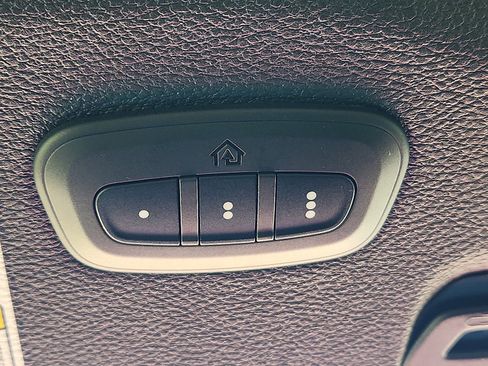 Used 2020 Jeep Wrangler Unlimited Sahara image 22