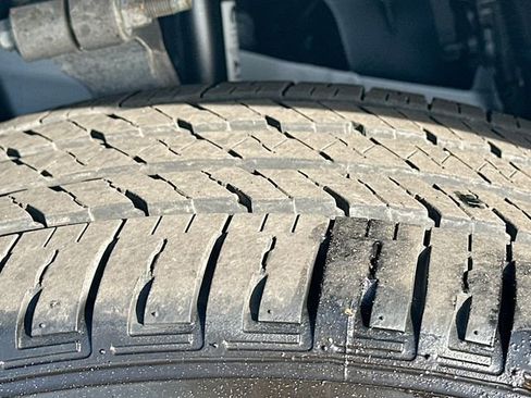 Used 2024 Jeep Grand Cherokee Altitude image 32