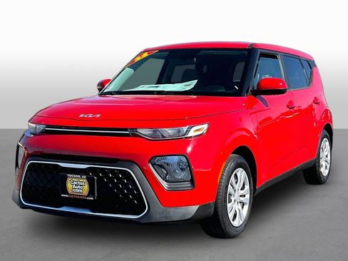 Used 2022 Kia Soul LX FWD image 1