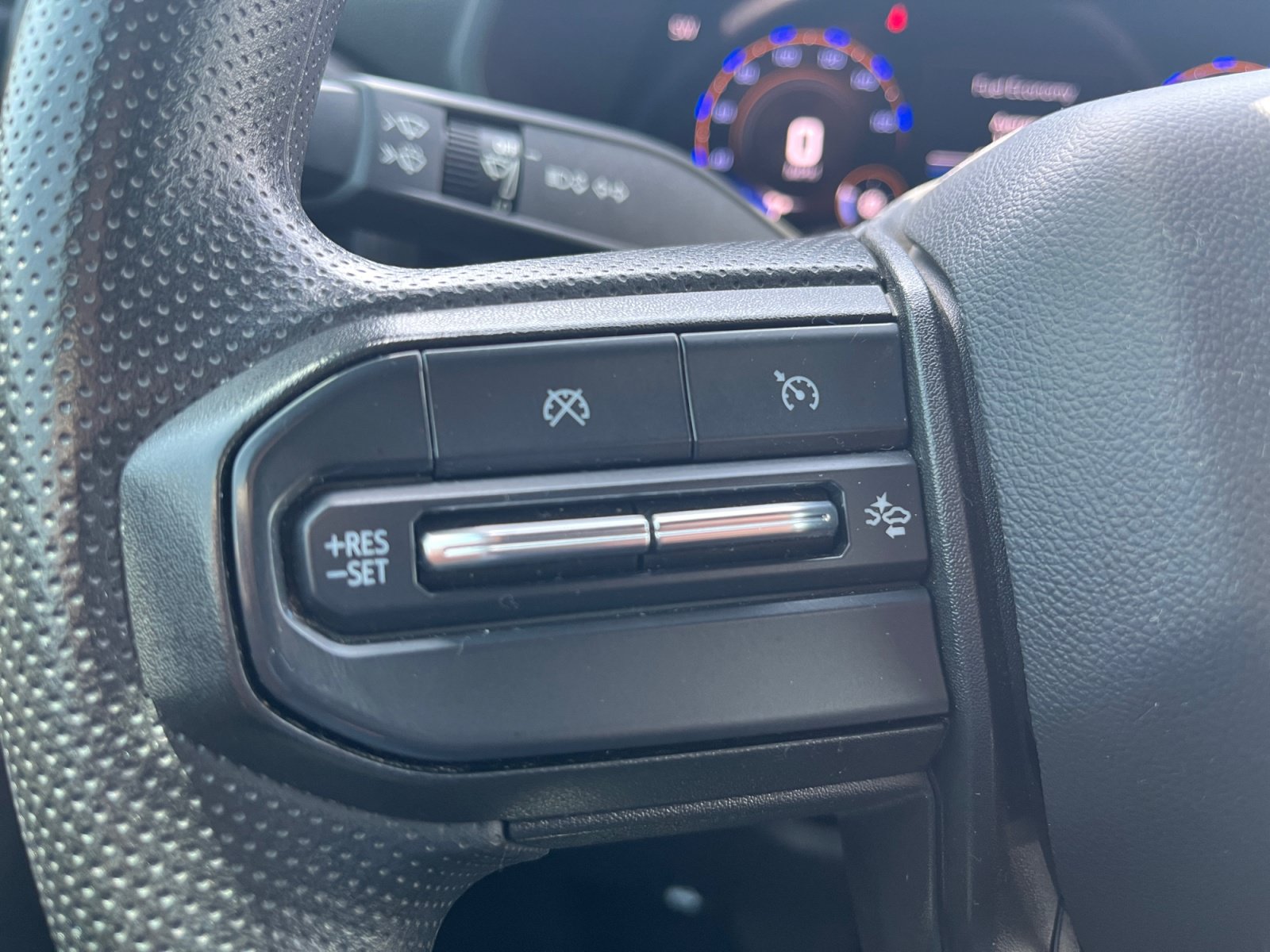 Used 2024 Chevrolet Colorado Trail Boss w/ Technology Package AWD/4WD image 19