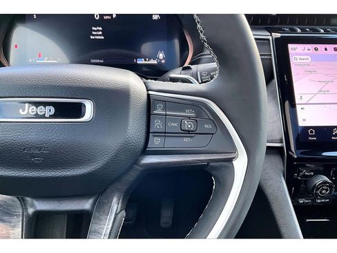 Used 2024 Jeep Grand Cherokee L Limited w/ Luxury Tech Group II image 19