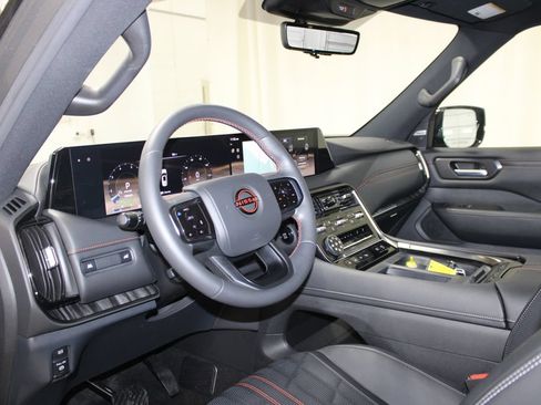Used 2025 Nissan Armada PRO-4X AWD/4WD image 16
