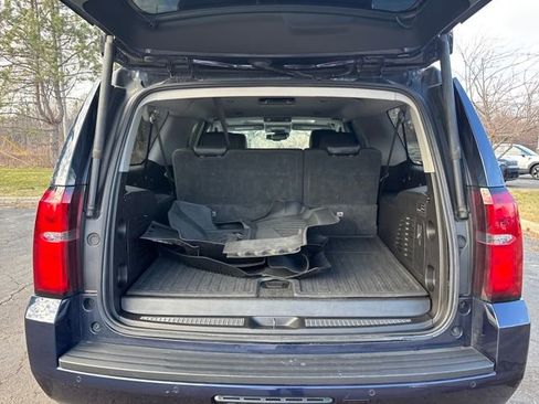 Used 2019 Chevrolet Suburban LT image 23