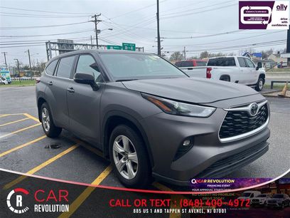 Used 2023 Toyota Highlander LE