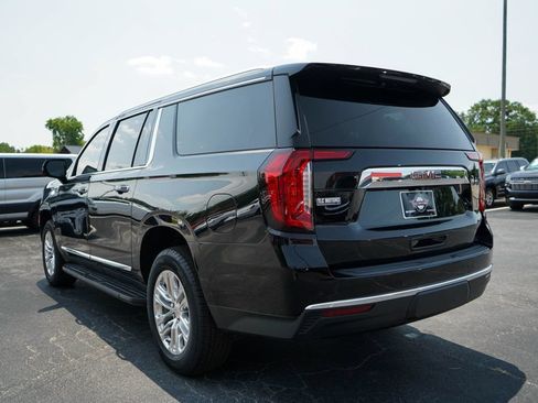 Used 2024 GMC Yukon XL SLT w/ SLT Luxury Package AWD/4WD image 3