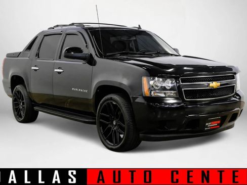 Used 2012 Chevrolet Avalanche LS image 1
