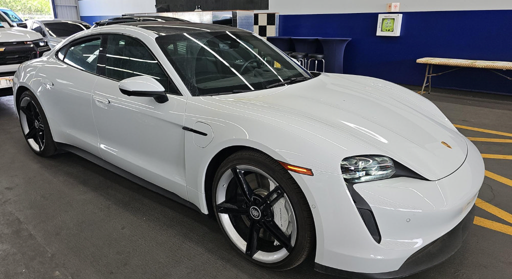 Used 2020 Porsche Taycan 4S w/ Premium Package AWD/4WD image 1