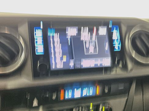 Used 2017 Toyota Tacoma TRD Sport w/ Premium & Technology Package RWD image 27