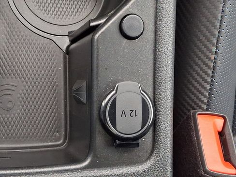 Used 2025 Volkswagen Golf R Black Edition image 27