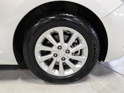 Used 2022 Hyundai Accent SEL FWD image 12