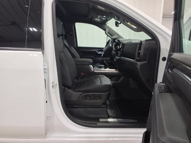 Used 2026 Chevrolet Silverado 3500 LTZ w/ LTZ Plus Package AWD/4WD image 29