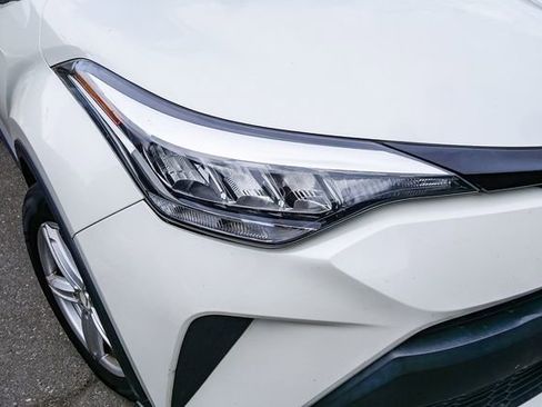 Used 2020 Toyota C-HR LE FWD image 3