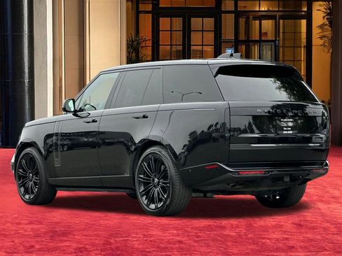 Used 2024 Land Rover Range Rover Autobiography AWD/4WD image 3