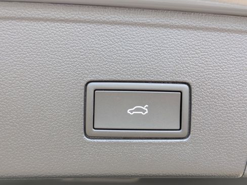New 2026 Volkswagen Atlas Cross Sport SE FWD image 14
