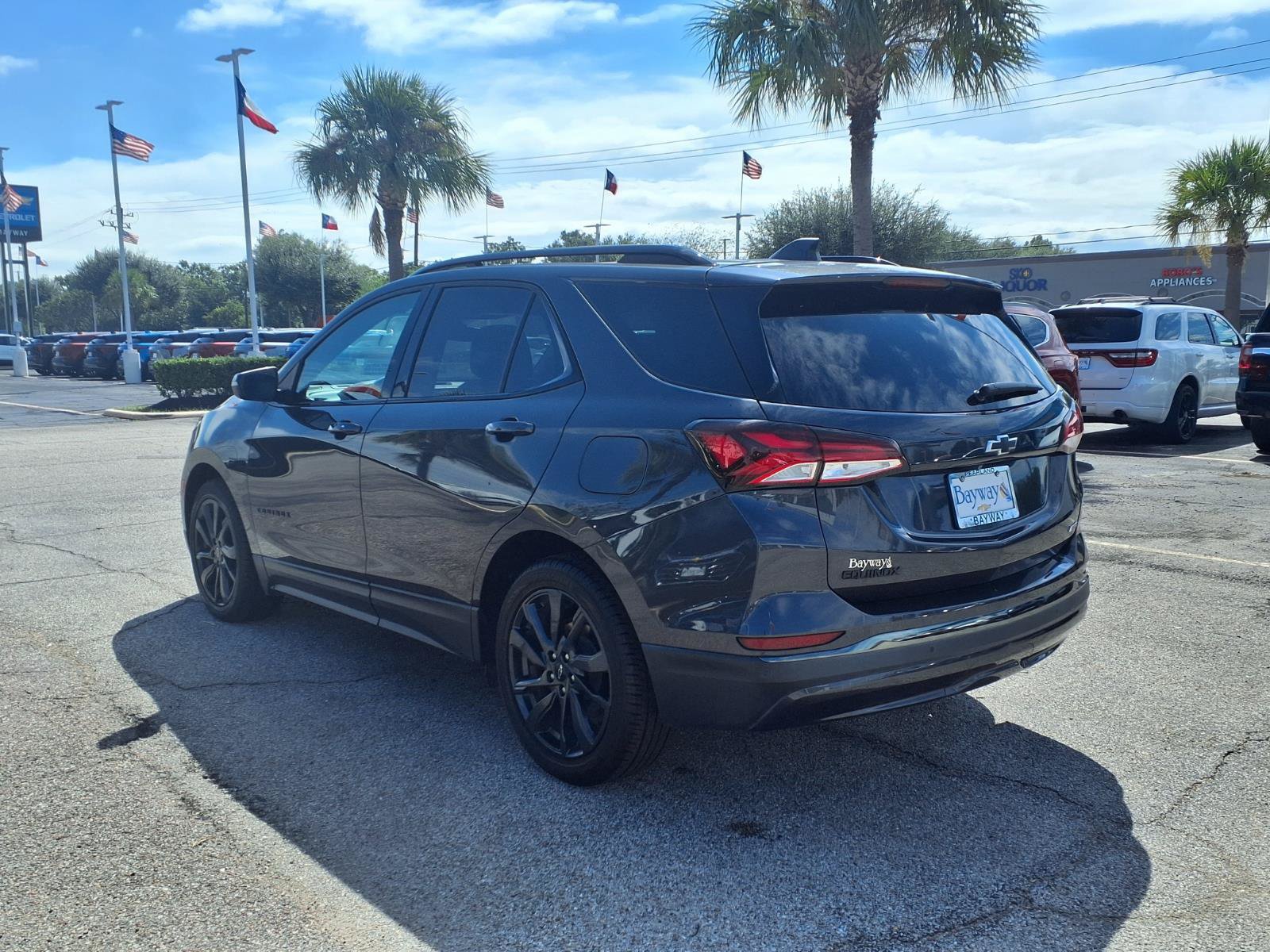 Used 2022 Chevrolet Equinox RS w/ RS Leather Package FWD image 23