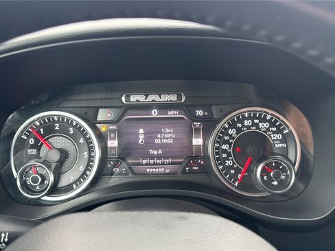 Used 2022 RAM 1500 Big Horn AWD/4WD image 25