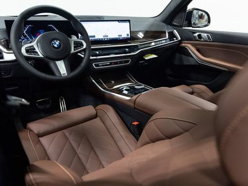 New 2026 BMW X5 xDrive40i w/ M Sport Package AWD/4WD image 22