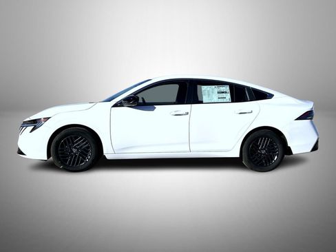 New 2026 Nissan Sentra SV image 8