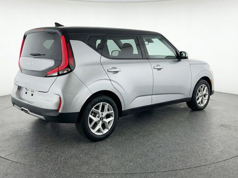 Used 2025 Kia Soul FWD image 9