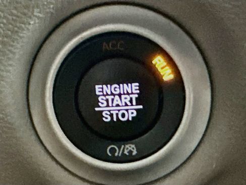 Used 2024 Chrysler Pacifica Touring-L FWD image 26